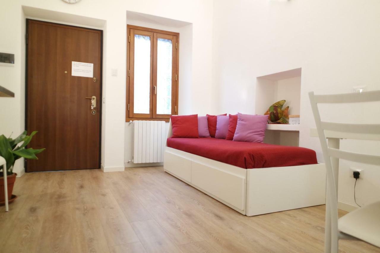 Via Crema 6 * Milan