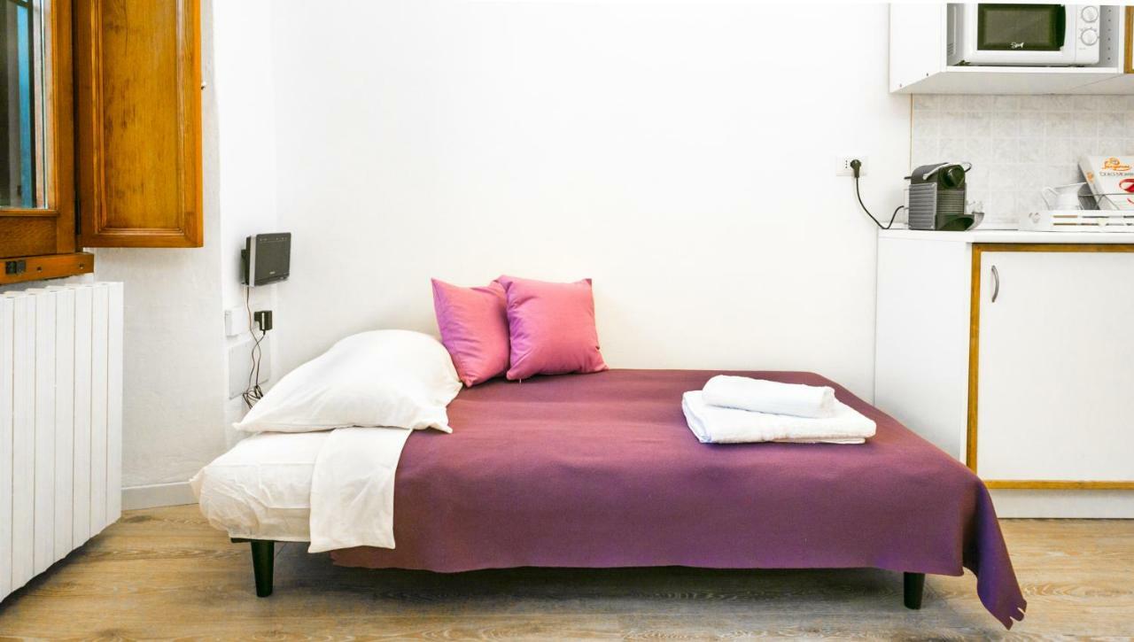 Via Crema 6 * Milaan
